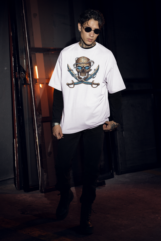SKULL PIRATE DATA SWORD Streetwear Frontprint - T-shirt unisexe oversize bio Freestyler adulte