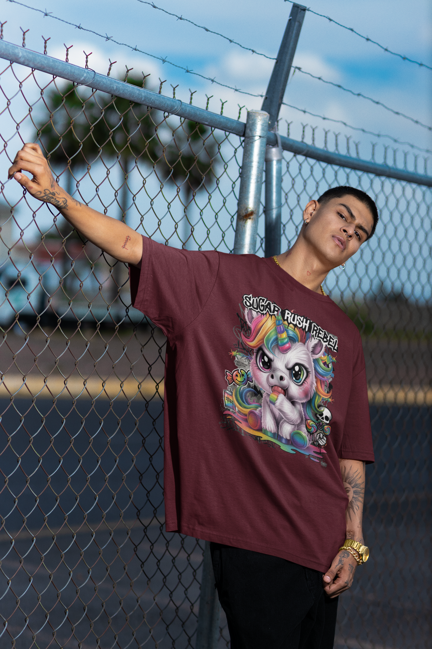 SUGAR RUSH REBEL Estampado frontal streetwear - Camiseta unisex extragrande de algodón orgánico Freestyler para adultos SH
